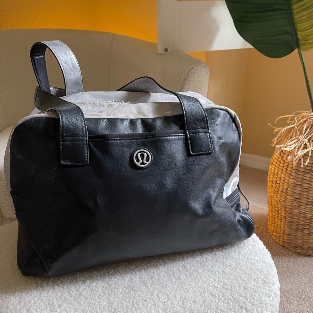 Lululemon tote bag